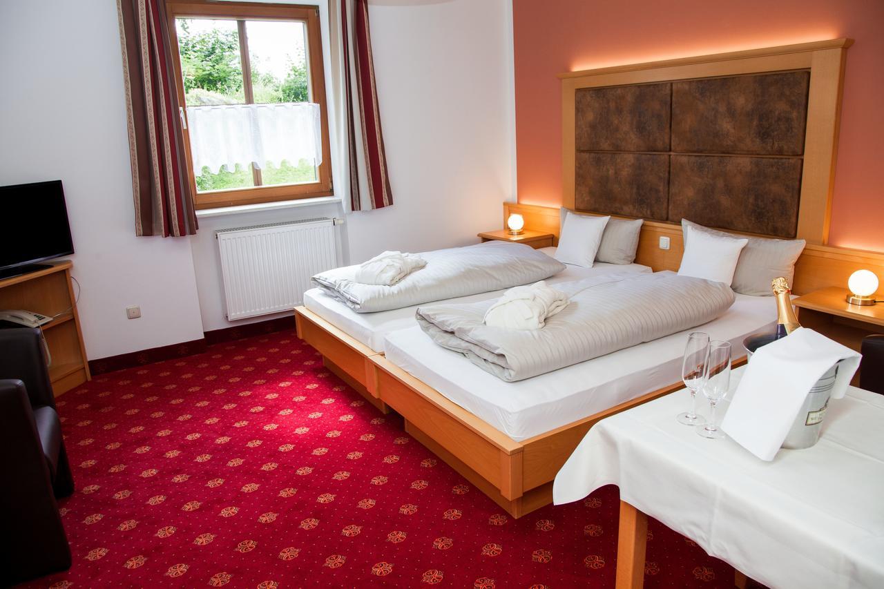 Schlossgasthof Roesch Blaibach Ngoại thất bức ảnh